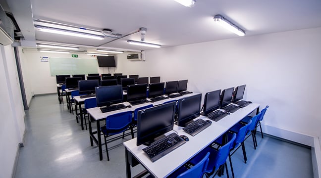 Salón de clases de Colsubsidio Educación Tecnológica